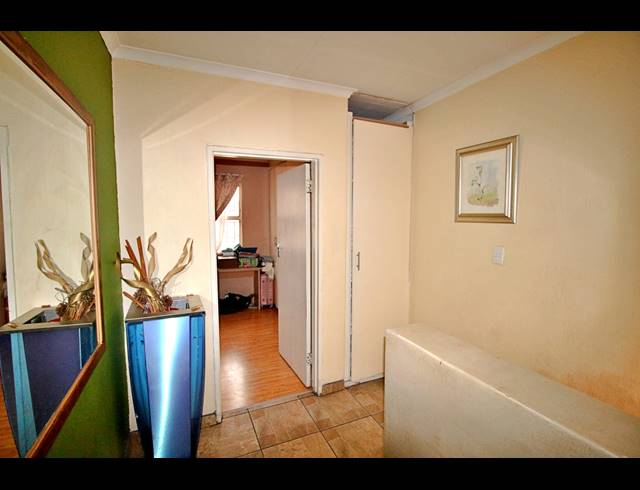 2 BEDROOM TOWNHOUSE FOR SALE IN EDLEEN